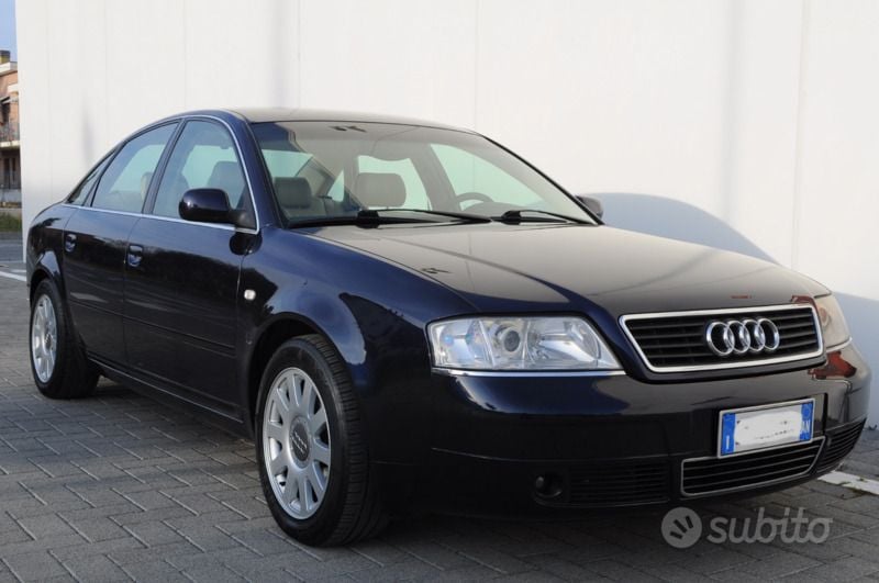 Blu/azzurro Usata 1998 Audi A6 Tre volumi | 4600 € (Molto cara) - Immagine 1/4