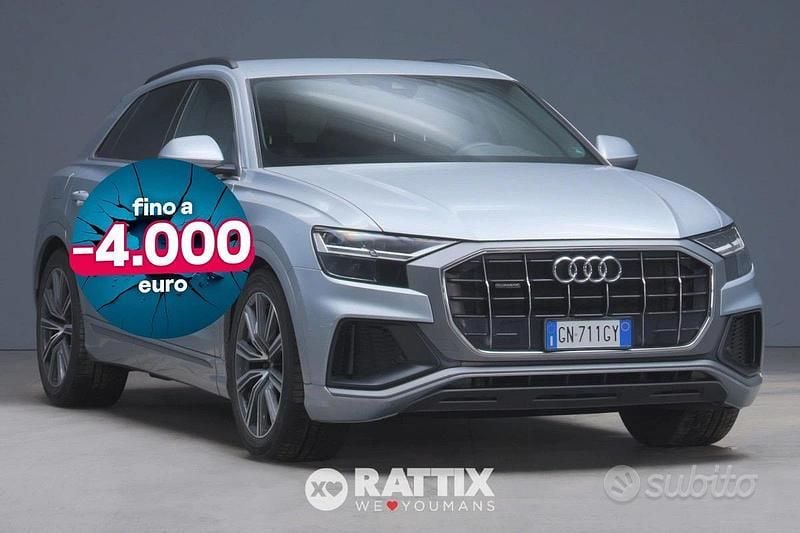 Usata Audi Q8 Sport 231 CV (169 kW) 2023 Argento satellite SUV