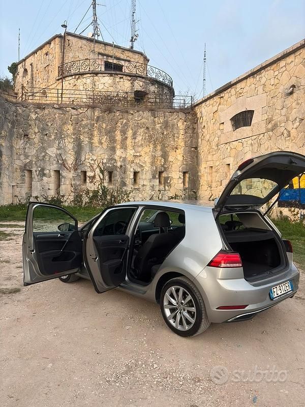 Usata VW Golf VII Highline 116 CV (85 kW) 2020 Grigio Berlina