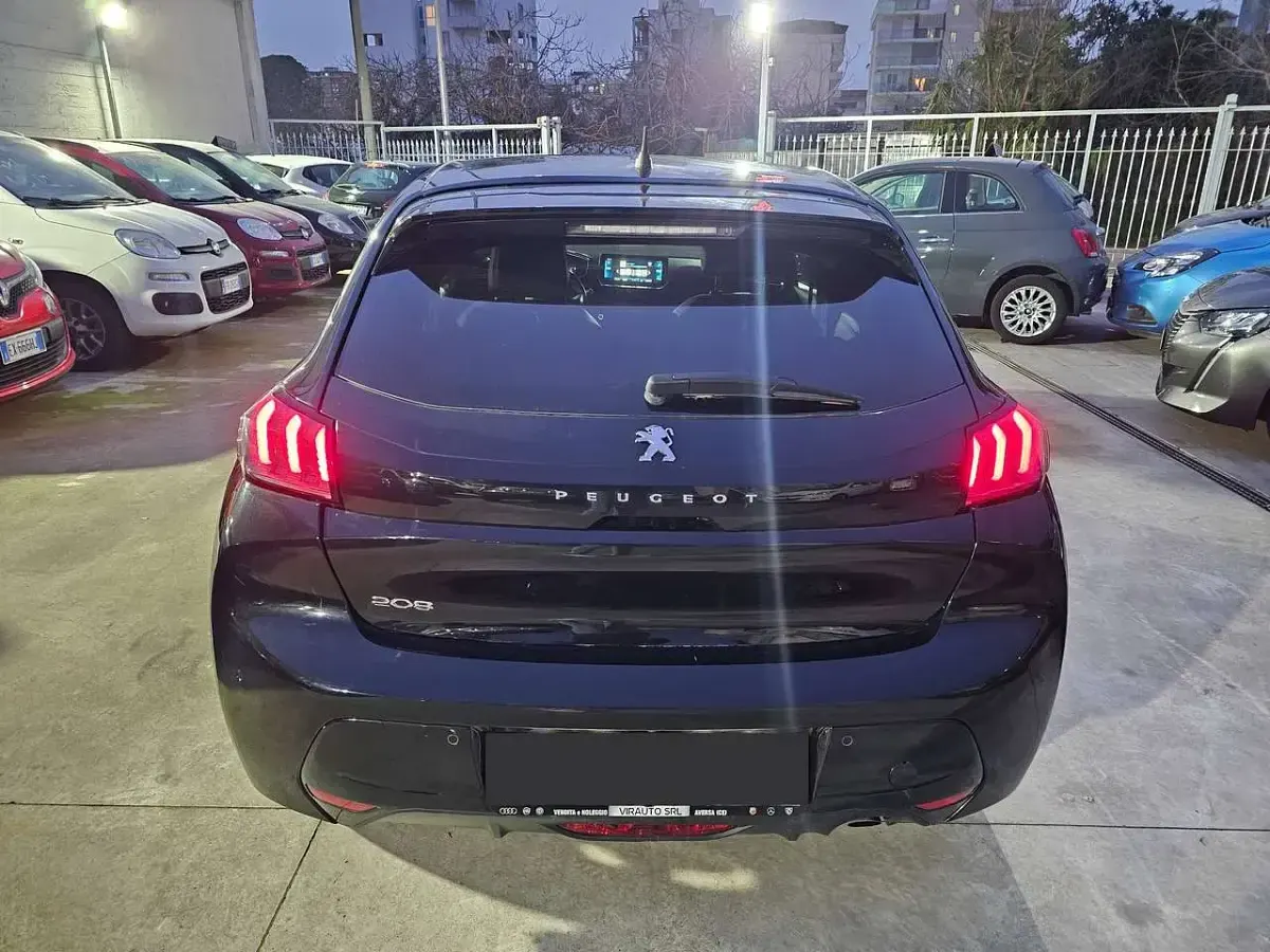 Usata Peugeot 208 Allure 102 CV (75 kW) 2022 Nero Utilitaria
