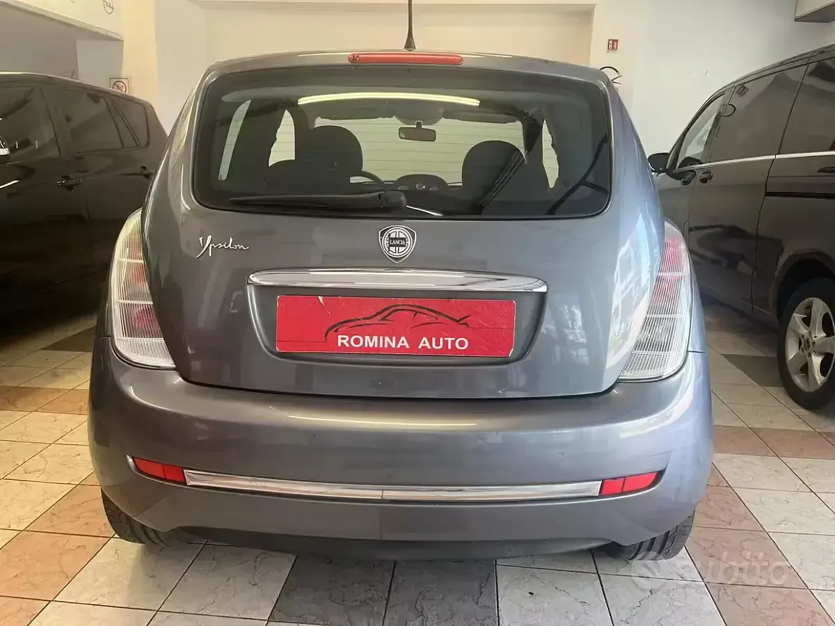 Usata Lancia Ypsilon 60 CV (44 kW) 2007 Grigio Utilitaria