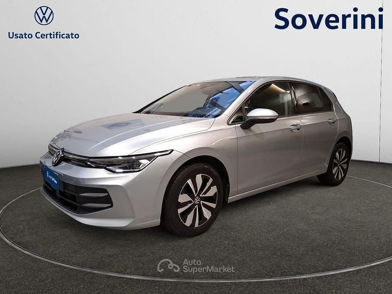 Usata VW Golf VIII Life 116 CV (85 kW) 2024 Argento Berlina