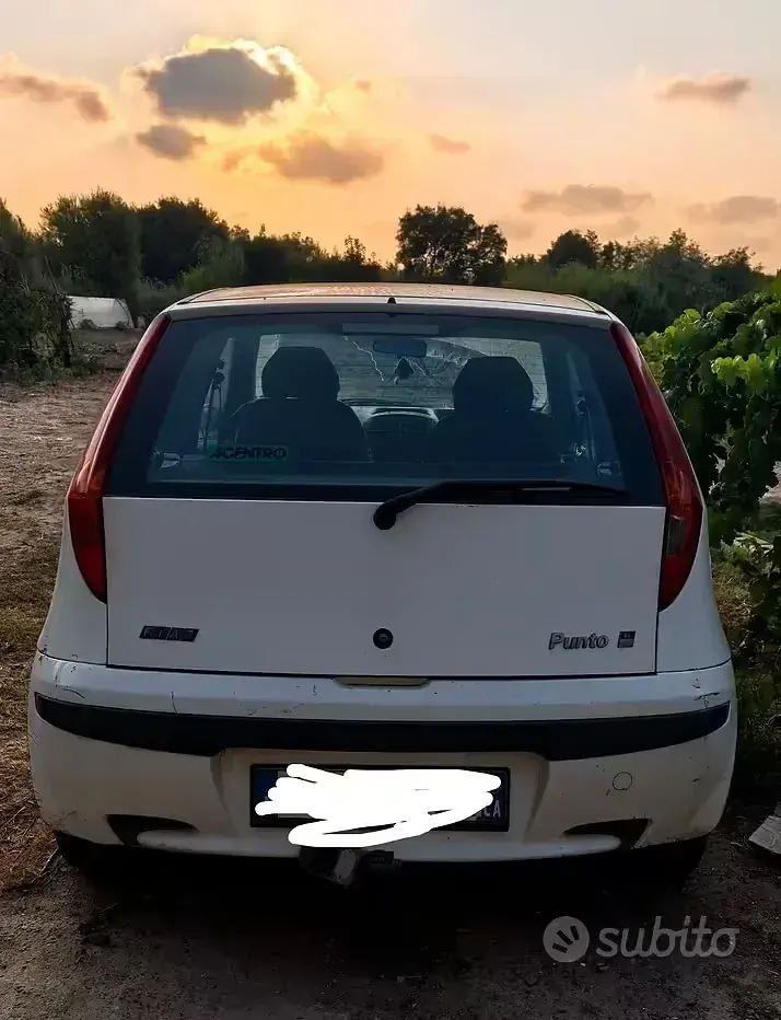 Usata Fiat Punto 80 CV (58 kW) 2002 Utilitaria