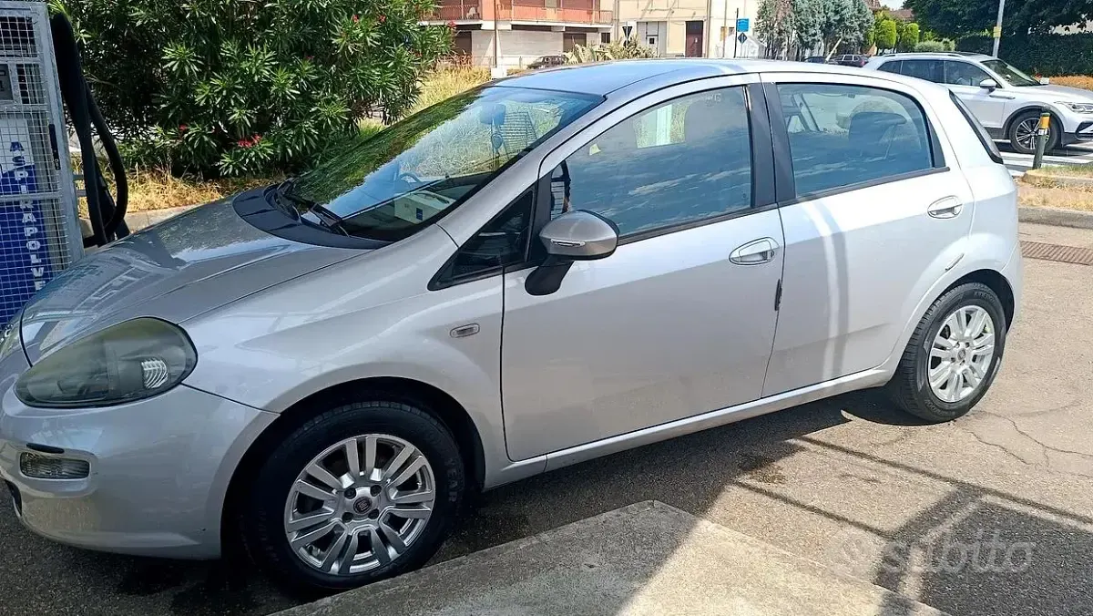 Usata Fiat Punto Evo 77 CV (56 kW) 2012 Grigio Utilitaria