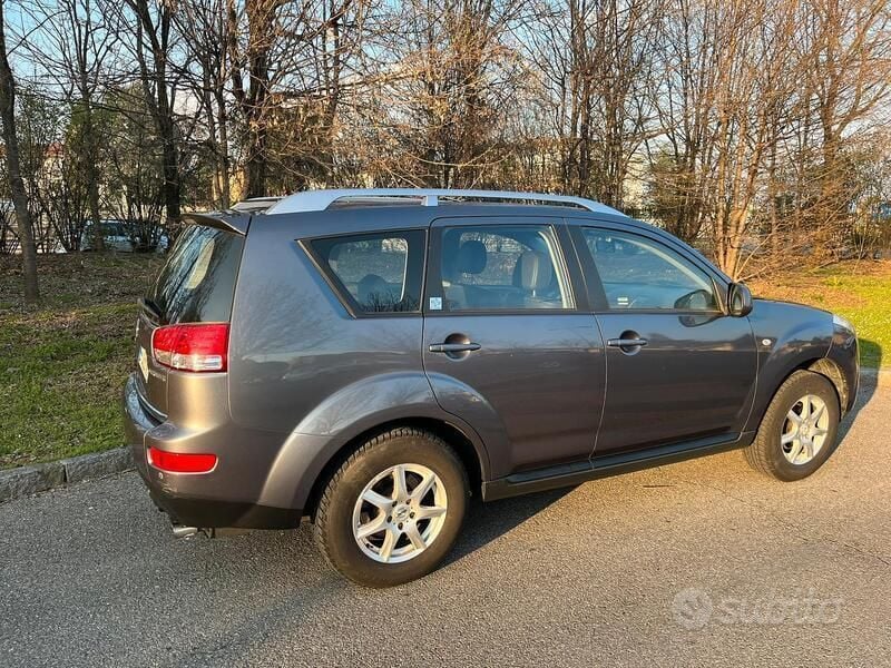 Usata Citroën C-Crosser 160 CV (117 kW) 2011 Grigio SUV