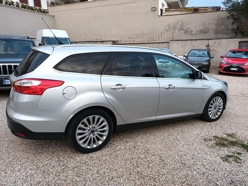 Usata Ford Focus Titanium 150 CV (110 kW) 2011 Argento Station wagon