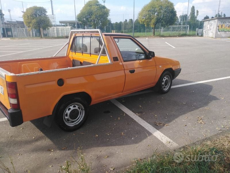 Usata Skoda Pick-up 68 CV (50 kW) 1995 Giallo Pick-up