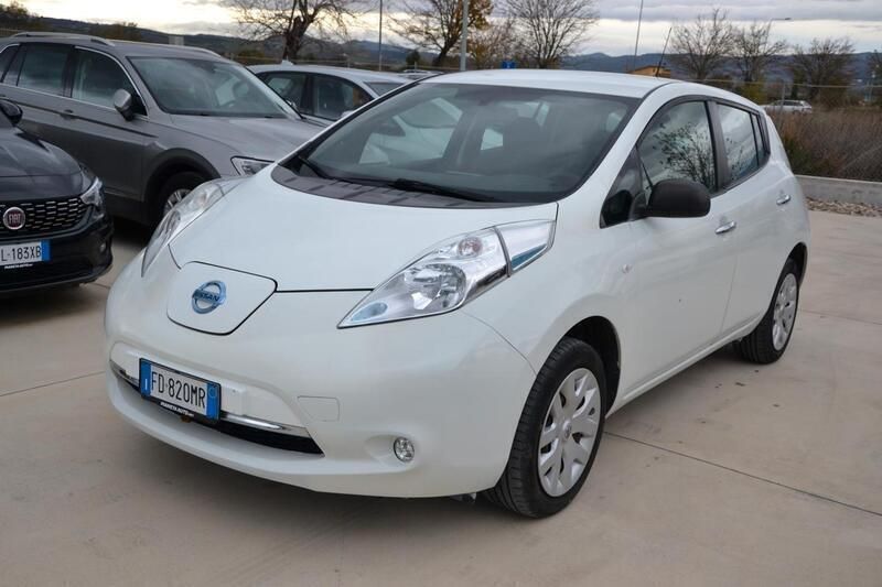 Bianco Usata 2016 Nissan Leaf Visia Due volumi | 8900 € (Cara) - Immagine 1/4