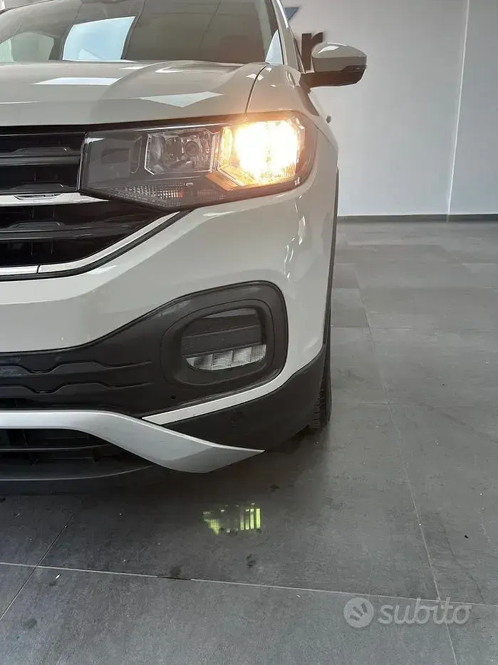 Usata VW T-Cross Style 110 CV (80 kW) 2023 Beige SUV