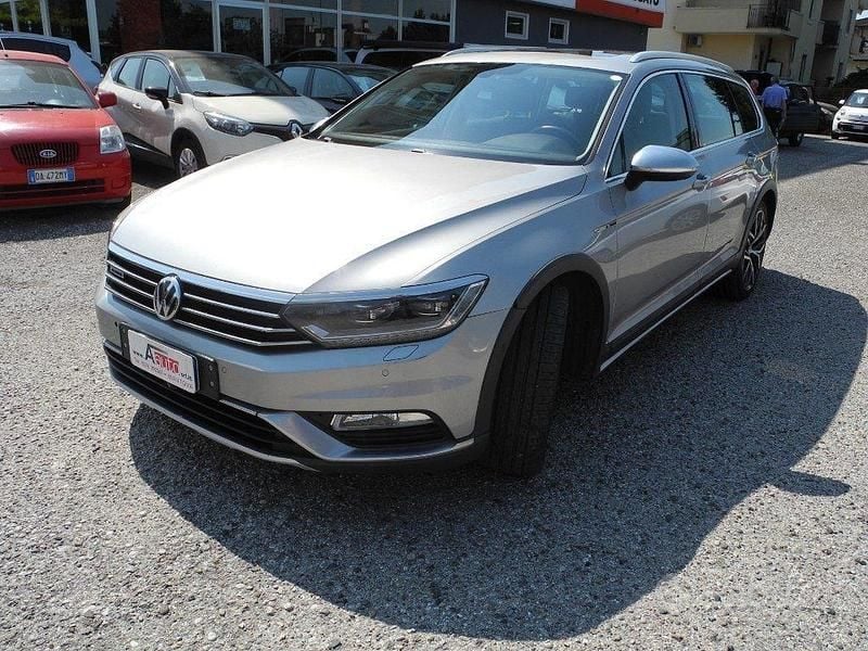 Usata VW Passat Alltrack 190 CV (139 kW) 2015 Grigio Station wagon