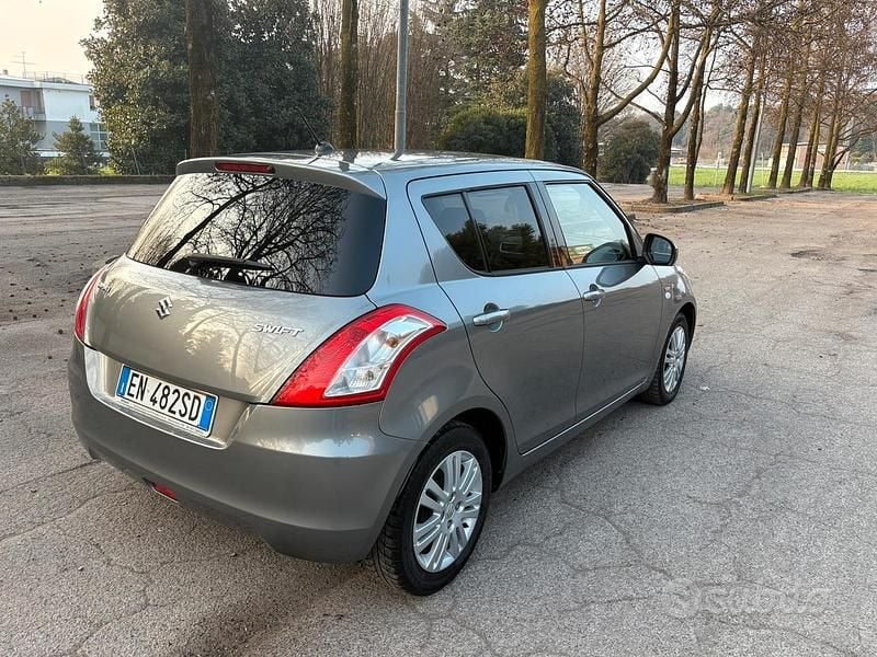Usata Suzuki Swift 2012 Grigio Utilitaria