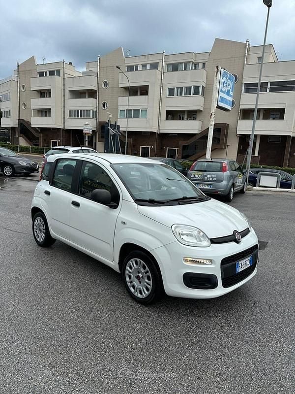 Usata Fiat Panda 69 CV (50 kW) 2015 Bianco Utilitaria