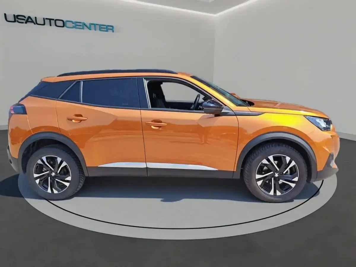 Usata Peugeot 2008 Allure 131 CV (96 kW) 2022 Arancione SUV