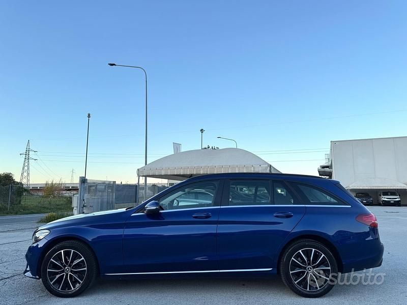 Usata Mercedes C200 160 CV (117 kW) 2019 Blu Station wagon