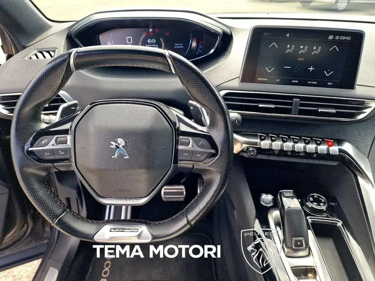 Usata Peugeot 3008 GT-line 131 CV (96 kW) 2020 Grigio platinum SUV