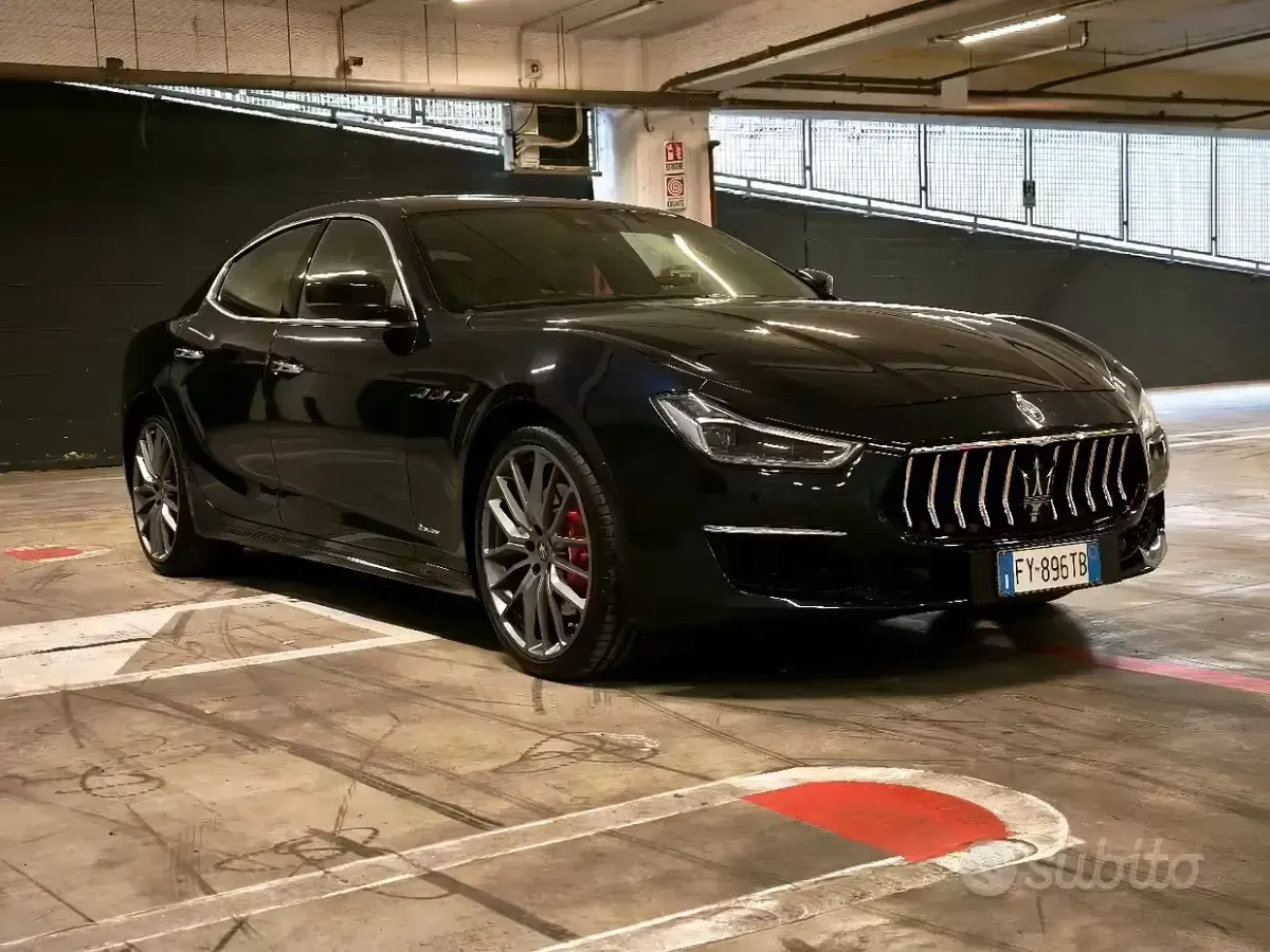 Usata Maserati Ghibli GranLusso 430 CV (316 kW) 2019 Blu Berlina
