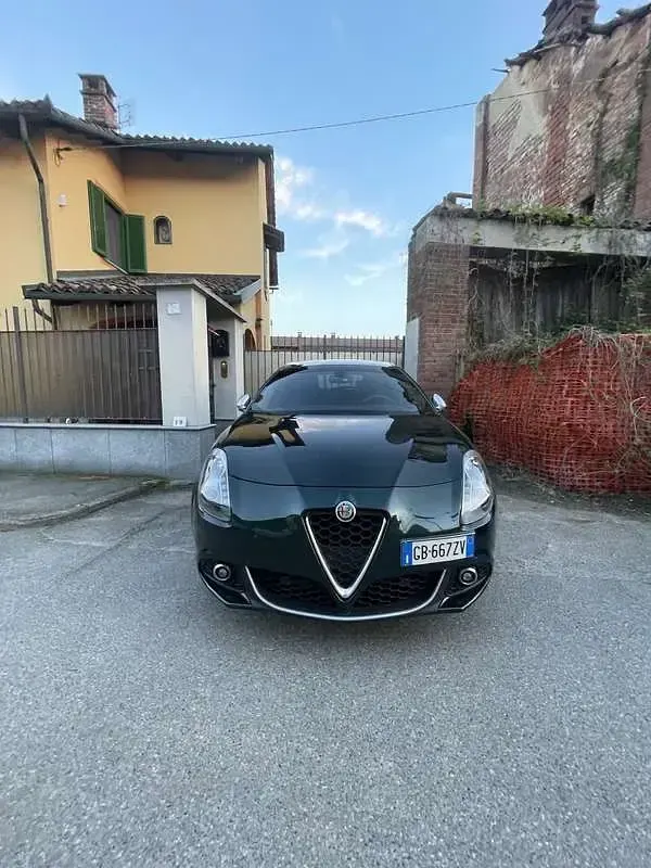 Usata Alfa Romeo Giulietta Ti 120 CV (88 kW) 2021 Verde Berlina
