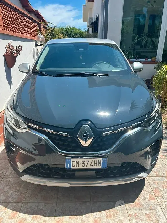 Usata Renault Captur 101 CV (74 kW) 2023 Blu SUV