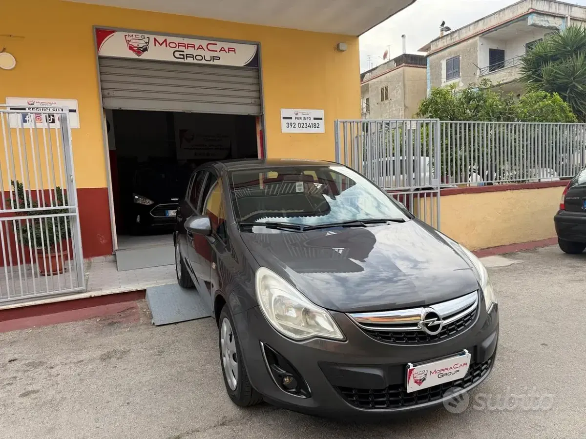 Usado Opel Corsa 86 HP (63 kW) 2012 Cinzento Citadino