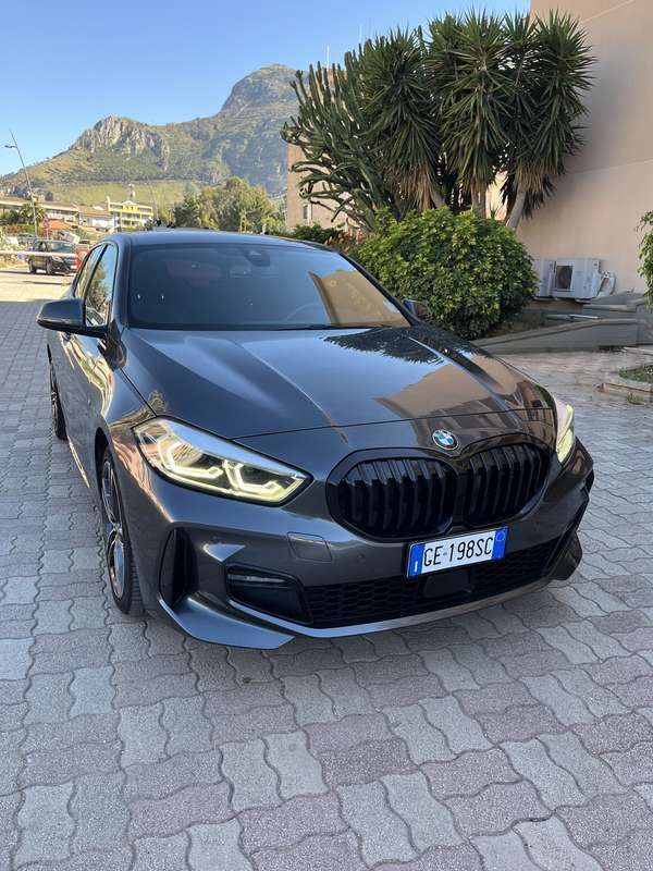 Usata 2021 BMW 120 M Sport Due volumi | 25.450 € (Buon prezzo) - Immagine 1/4