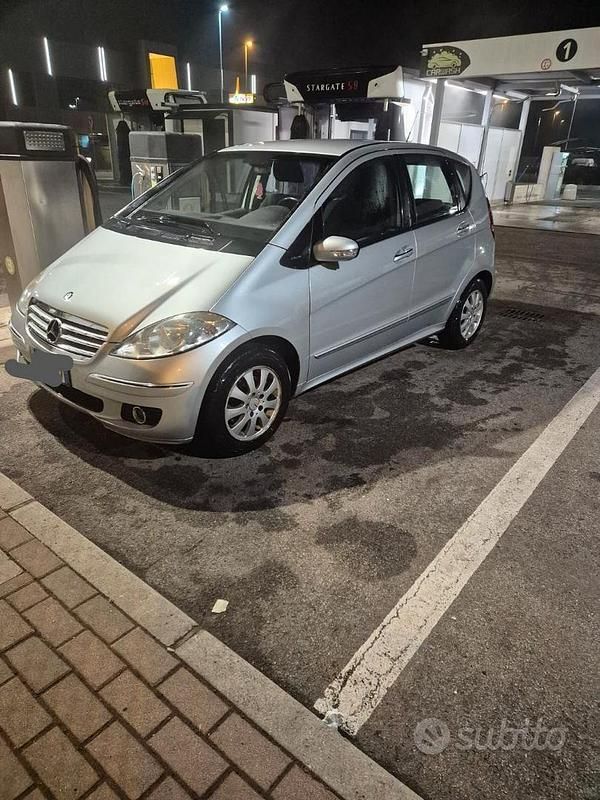 Usata Mercedes A180 109 CV (80 kW) 2005 Grigio Berlina
