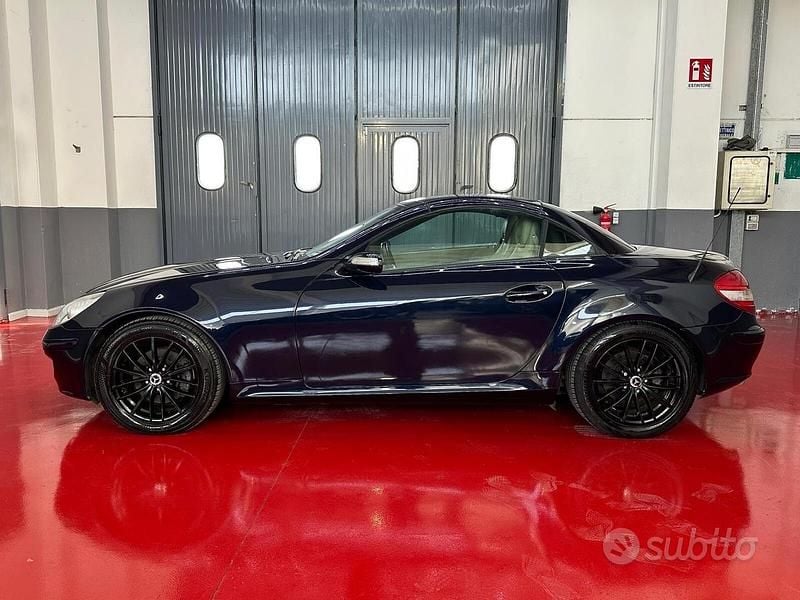 Usata Mercedes SLK200 163 CV (119 kW) 2005 Blu Cabrio