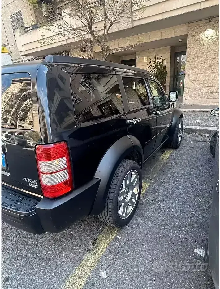 Usata Dodge Nitro 177 CV (130 kW) 2009 Nero SUV