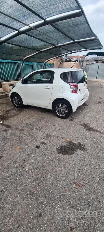 Occasion Toyota iQ 68 ch (50 kW) 2010 Blanc Citadine