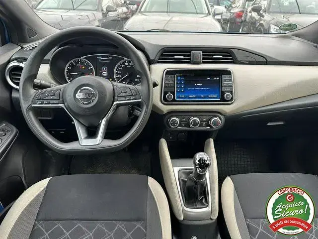 Usado Nissan Micra Acenta 73 HP (53 kW) 2017 Cinzento Citadino