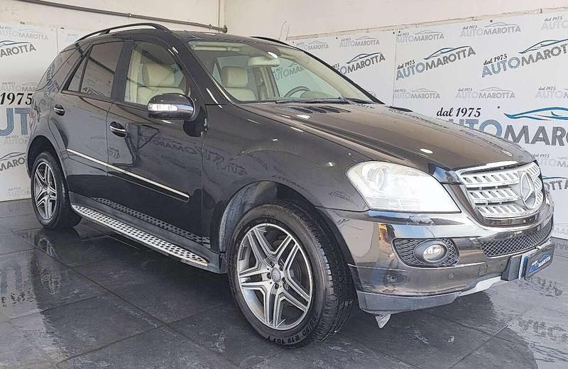 Usata Mercedes ML320 224 CV (164 kW) 2007 Grigio SUV