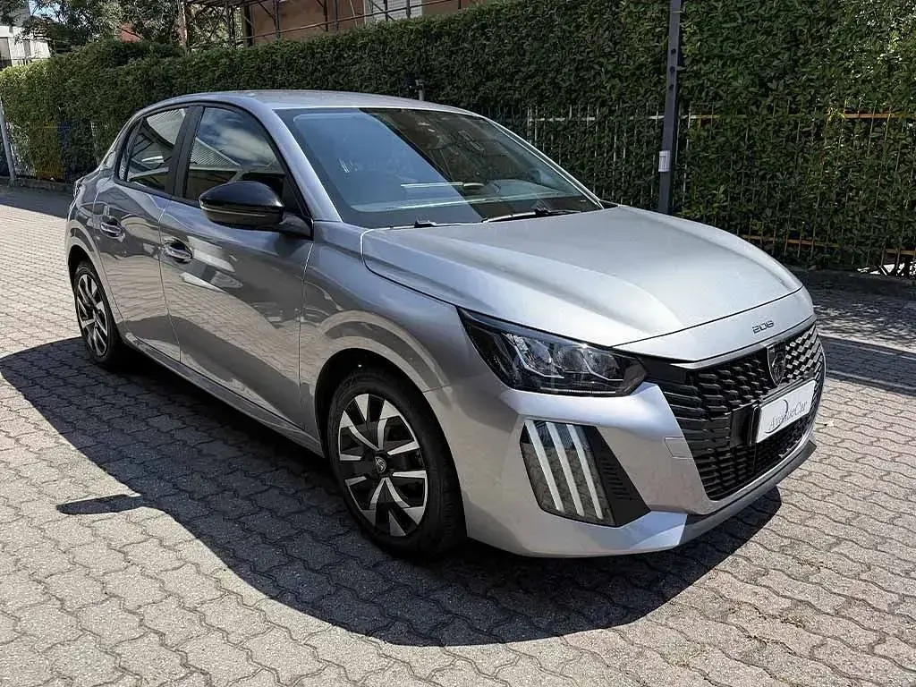 Usata Peugeot 208 Style 75 CV (55 kW) 2024 Argento / metallizzato Utilitaria