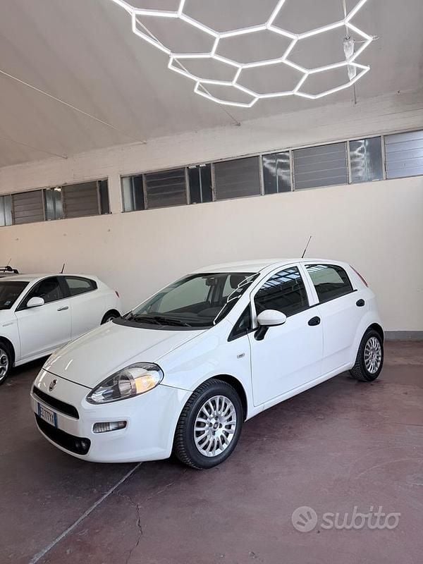 Usata Fiat Punto Lounge 85 CV (62 kW) 2015 Giallo Utilitaria