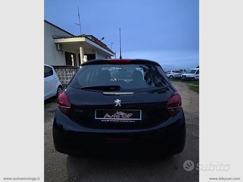 Usata Peugeot 208 Active 68 CV (50 kW) 2015 Utilitaria