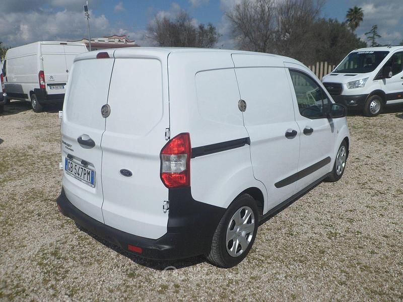Usado Ford Transit 75 CV (55 kW) 2021 Blanco Van
