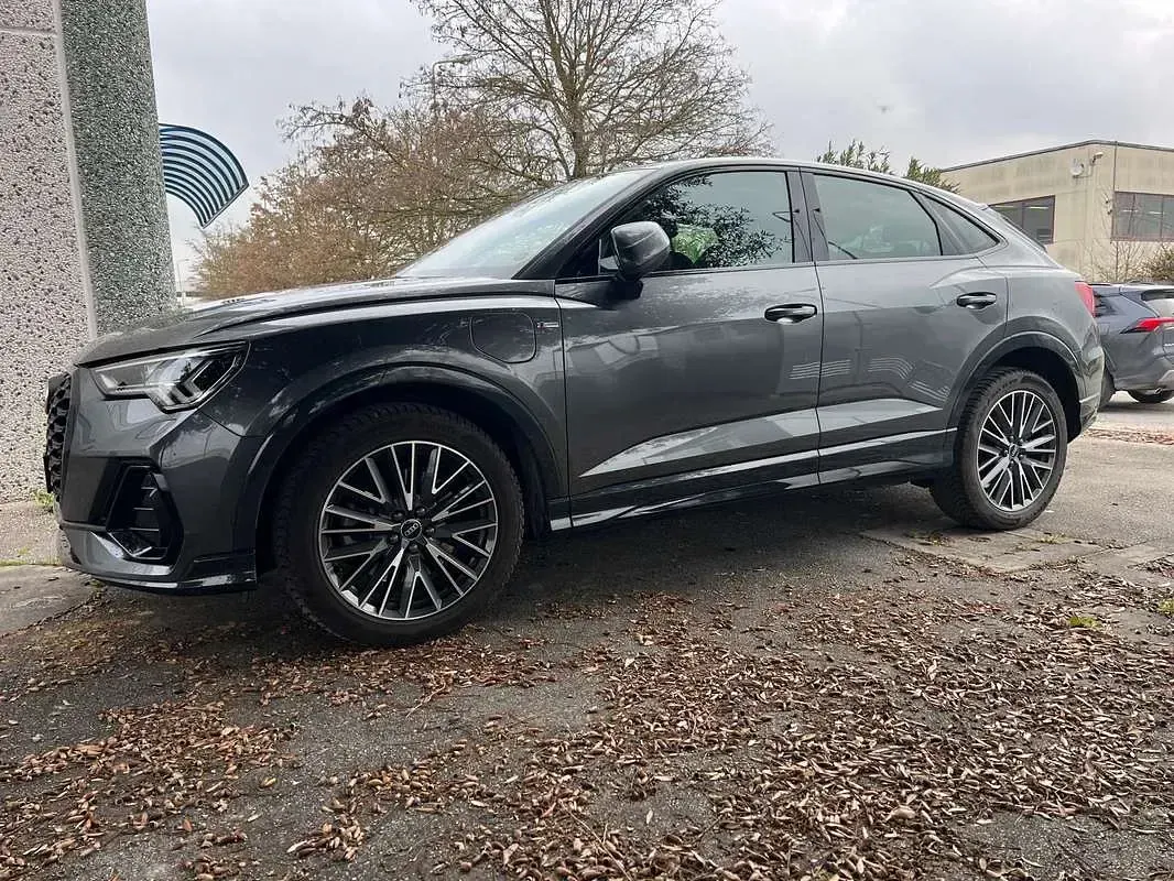 Usata Audi Q3 Sportback S-Line 150 CV (110 kW) 2021 Grigio SUV