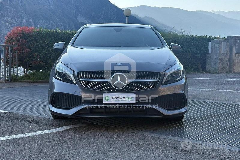 Usata Mercedes A180 Premium 108 CV (79 kW) 2016 Grigio Utilitaria