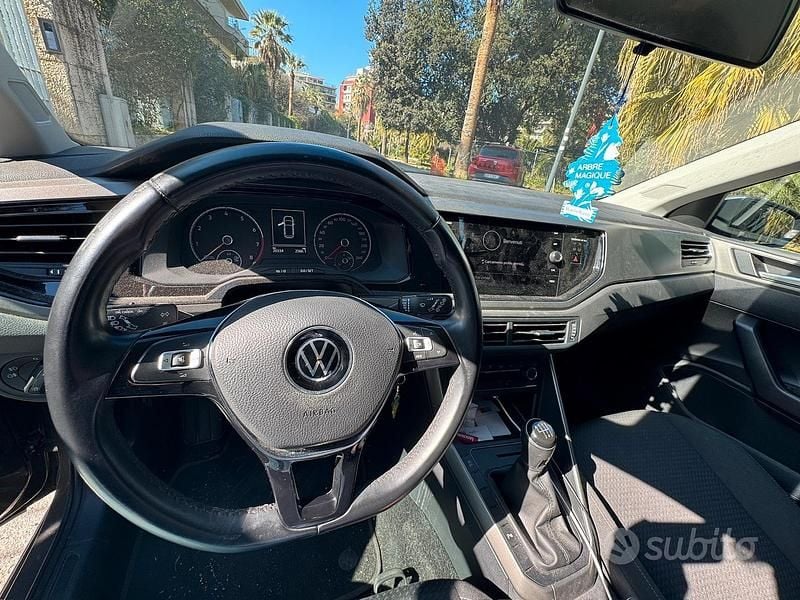 Usata VW Polo R-line 90 CV (66 kW) 2021 Grigio Utilitaria