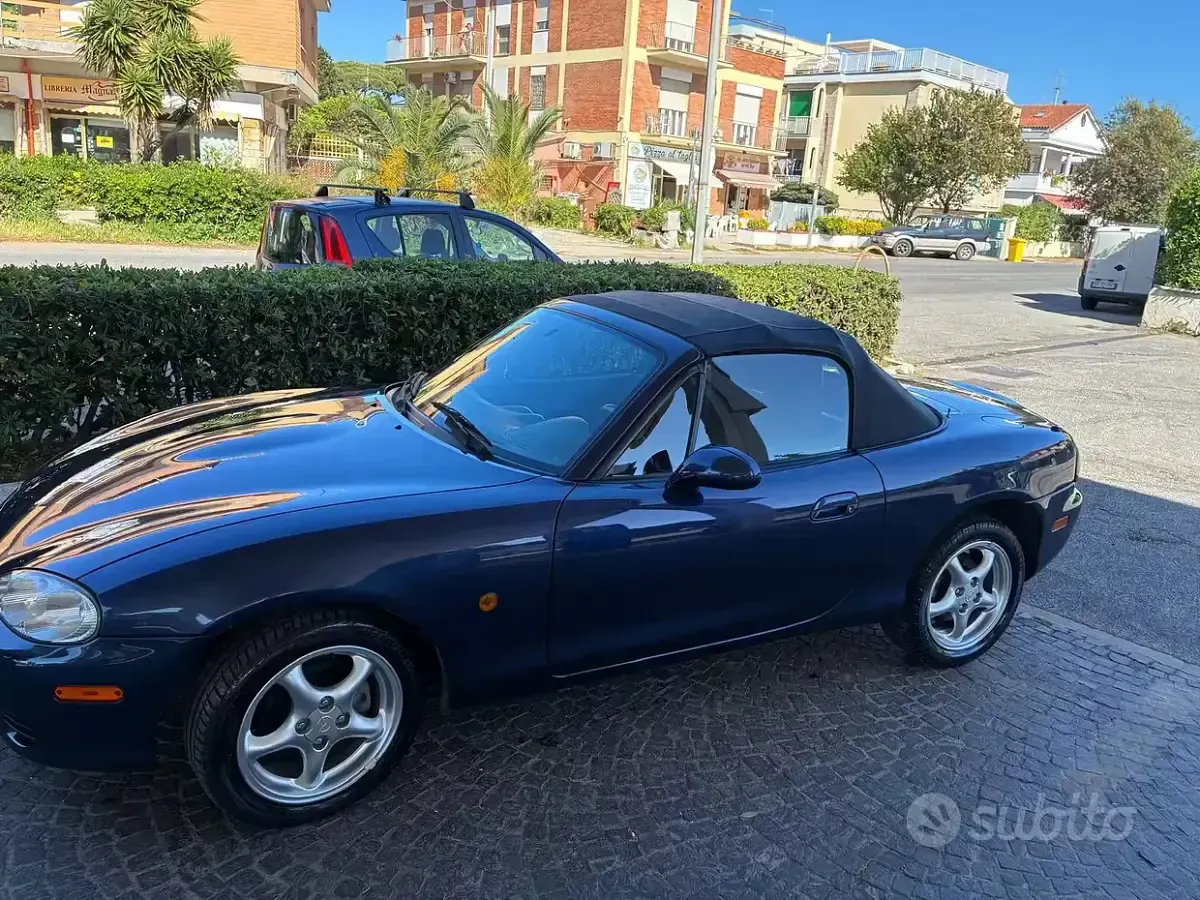 Usata Mazda MX5 110 CV (80 kW) 2003 Blu Cabrio