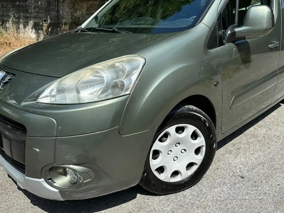 Usata Peugeot Partner Tepee 109 CV (80 kW) 2010 Verde Monovolume