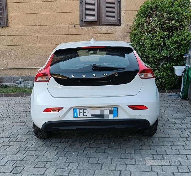 Usata Volvo V40 120 CV (88 kW) 2016 Berlina