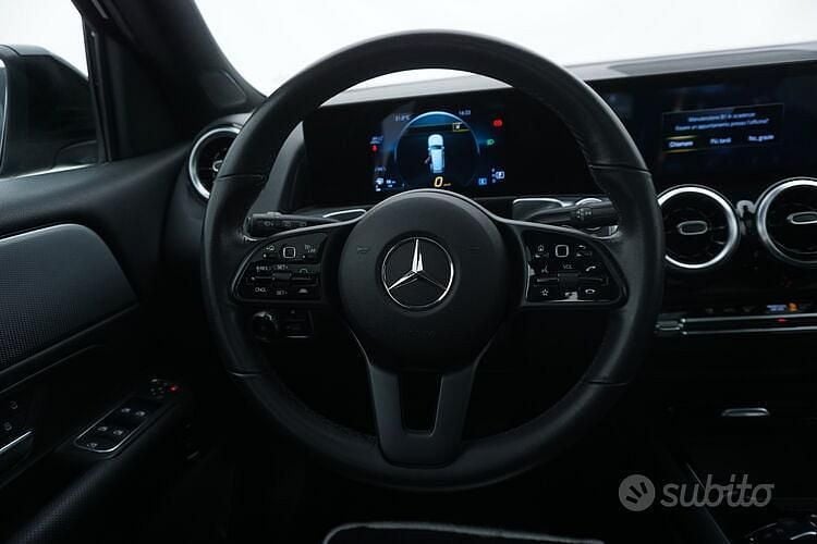 Usado Mercedes GLB200 Business 150 CV (110 kW) 2021 Negro SUV
