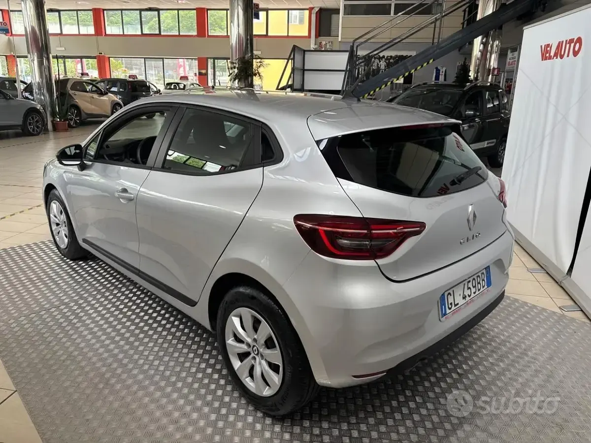 Usata Renault Clio V Equilibre 67 CV (49 kW) 2022 Grigio Berlina