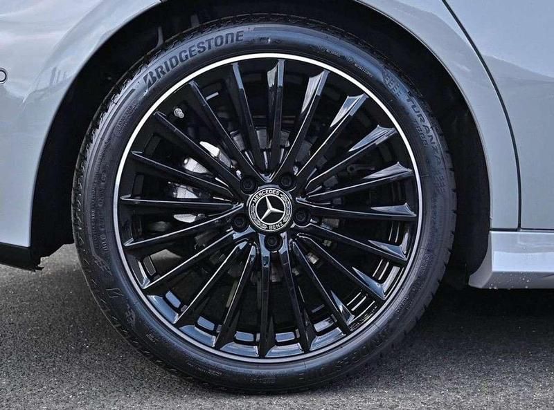 Usata Mercedes A180 AMG Line Premium Plus 116 CV (85 kW) 2025 Bianco Berlina