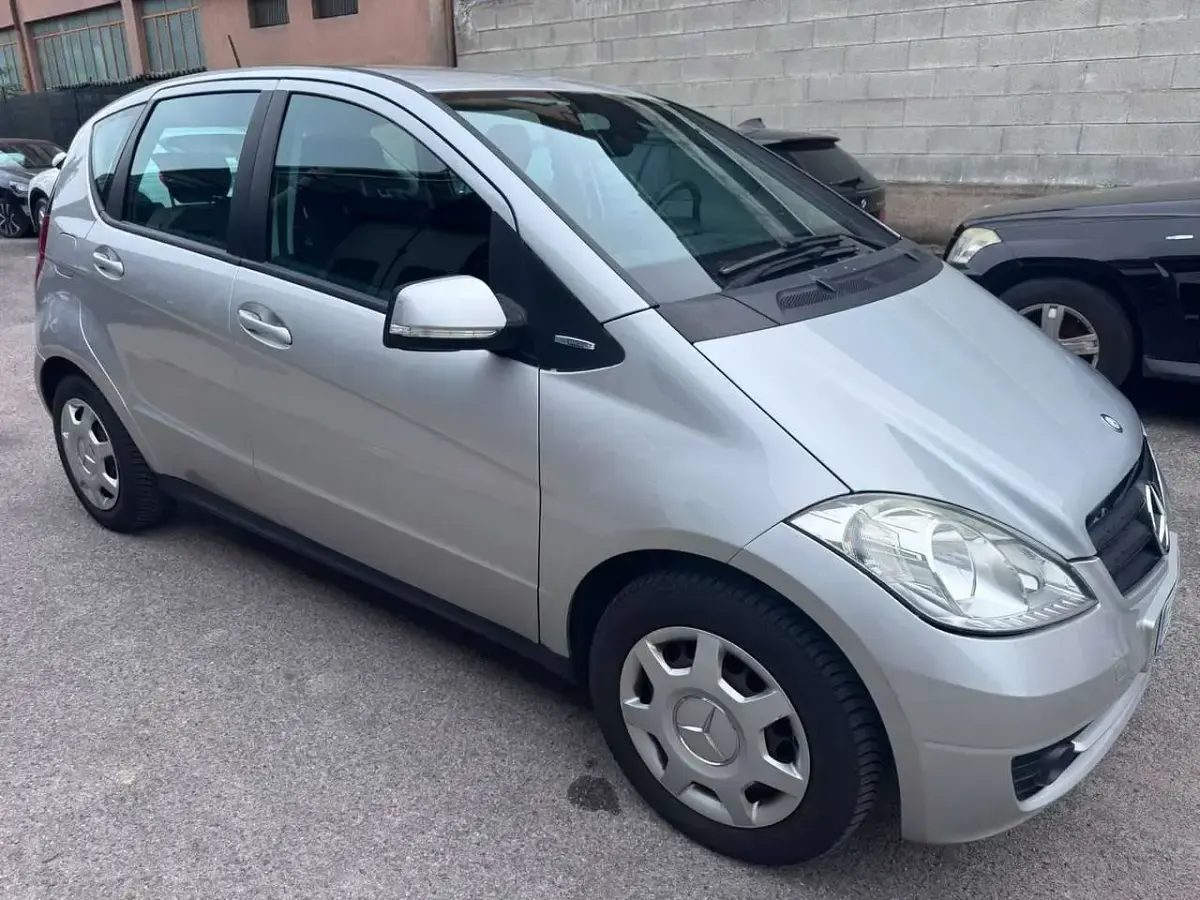 Usata Mercedes A160 Style 95 CV (69 kW) 2010 Argento Utilitaria
