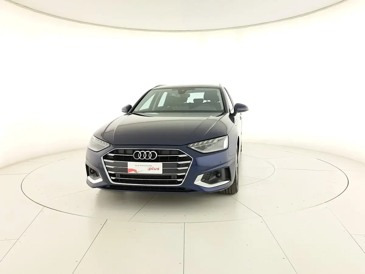 Usata Audi A4 Advanced Plus 163 CV (119 kW) 2024 Blu navarra metallizzato Station wagon