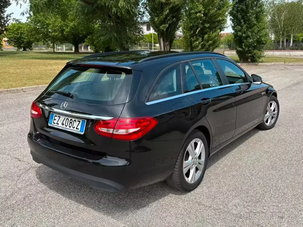 Begagnad Mercedes C180 116 HK (85 kW) 2015 Svart Kombi