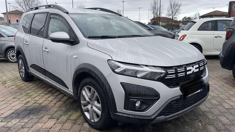 Usata Dacia Jogger Extreme 101 CV (74 kW) 2023 Beige Monovolume