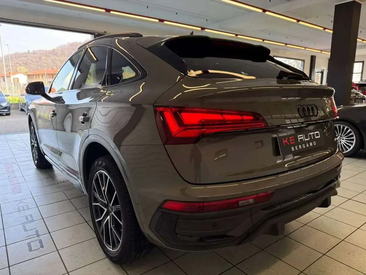 Usata Audi Q5 Ambiente 204 CV (150 kW) 2025 Grigio chronos SUV