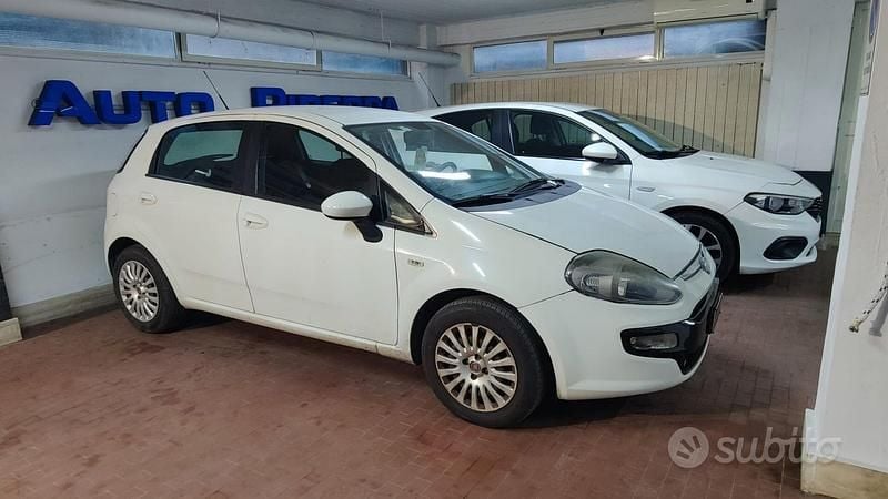 Usata Fiat Punto Evo 69 CV (50 kW) 2011 Bianco Utilitaria