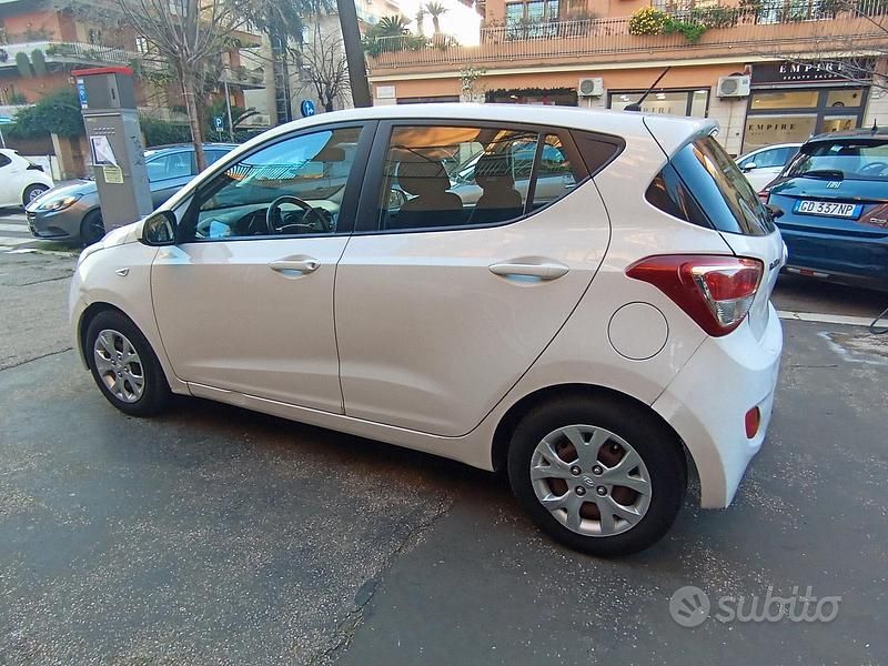 Usata Hyundai i10 Style 69 CV (50 kW) 2014 Bianco Utilitaria